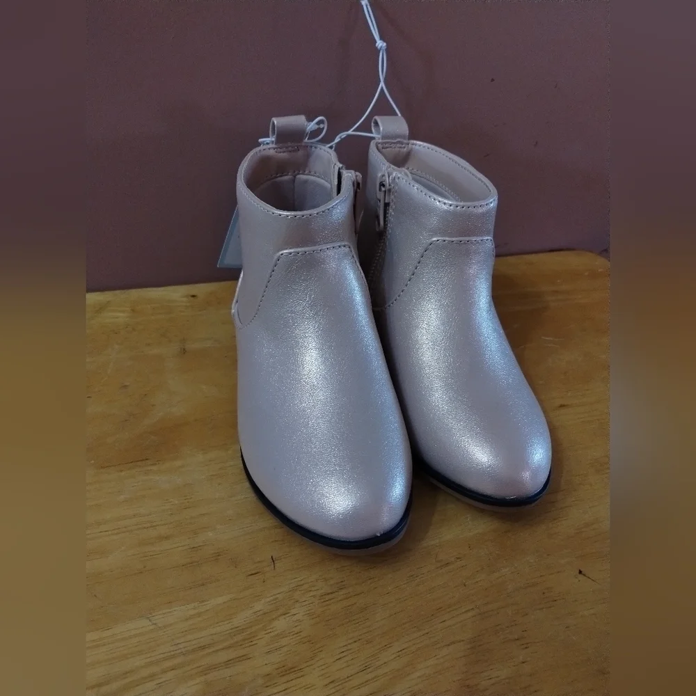 NWT Cat & Jack Girls size 9 Rose Gold/Onyx Zip up boots